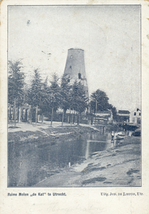 2602 Gezicht op de Vleutensche Vaart te Utrecht met links de Vleutenseweg en de Molen De Kat en rechts de ...